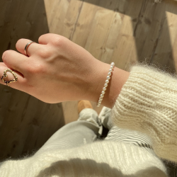 Armbnd med sm ferskvandsperler