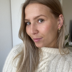 Mnereringe med guldbelagte perler